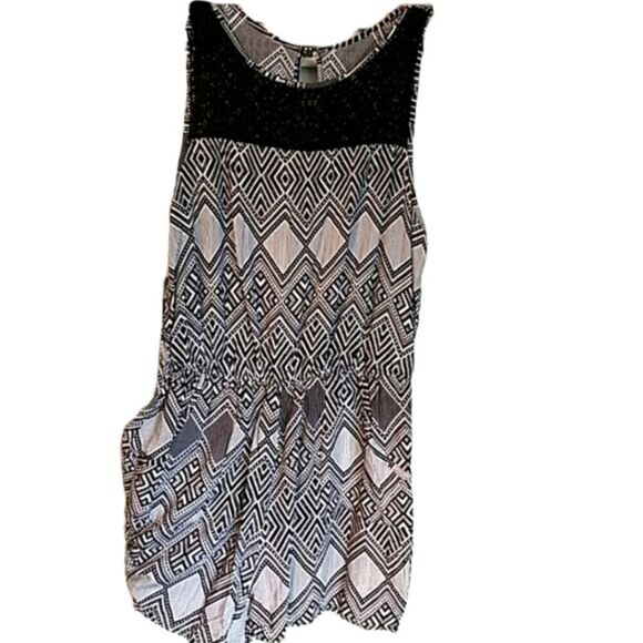 L8teR Black & White Geometric Print Romper size M - Picture 1 of 6